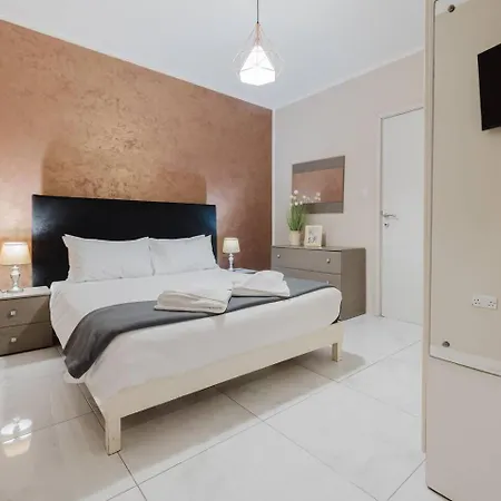 St Julians Centre 3bed With Views! By Homely