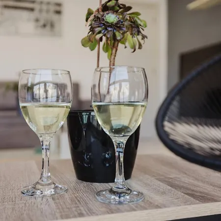 St Julians Centre 3bed With Views! By Homely *