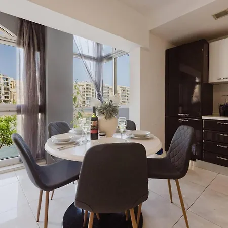 Apartment St Julians Centre 3bed With Views! By Homely