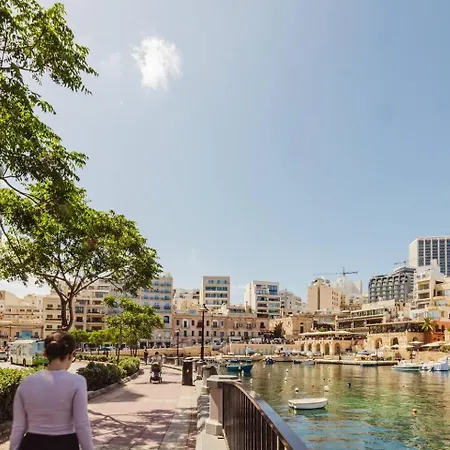 St Julians Centre 3bed With Views! By Homely * St. Julian's