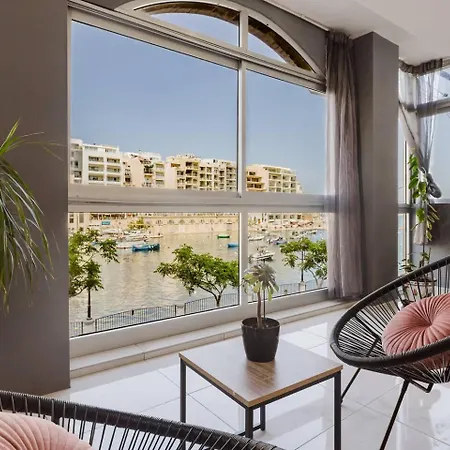 St Julians Centre 3bed With Views! By Homely * St. Julian's