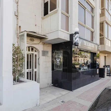 St Julians Centre 3bed With Views! By Homely Apartament *