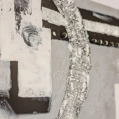 St Julians Centre 3bed With Views! By Homely Apartament