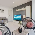 アパート St Julians Centre 3bed With Views! By Homely