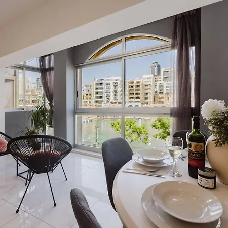 St Julians Centre 3bed With Views! By Homely Apartment